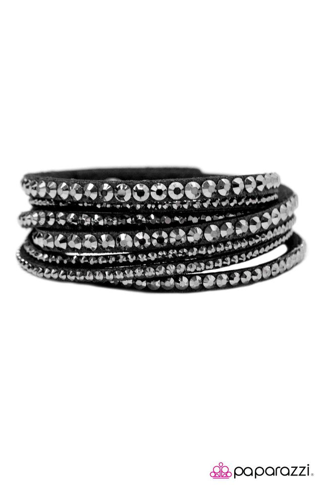 Paparazzi ♥ Wrapped Around Her Finger - Silver ♥ Bracelet