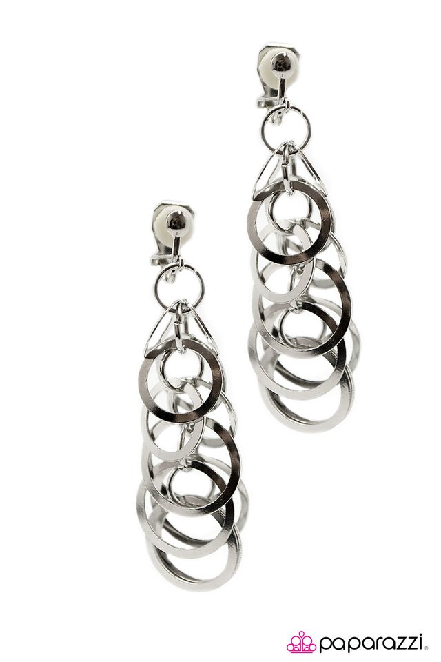 Paparazzi ♥ Cyclone - Silver ♥ Clip-On