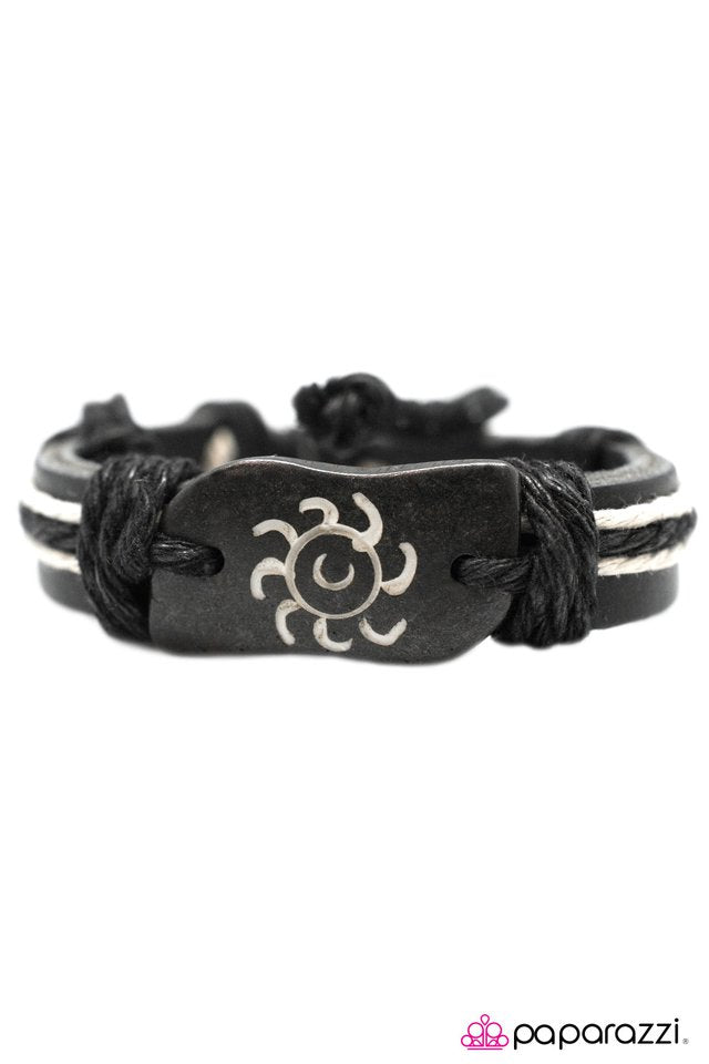 Paparazzi ♥ Sun Daze - Black ♥ Bracelet