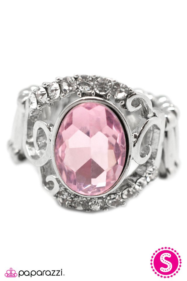 Paparazzi ♥ Strike It Rich - Pink ♥ Ring