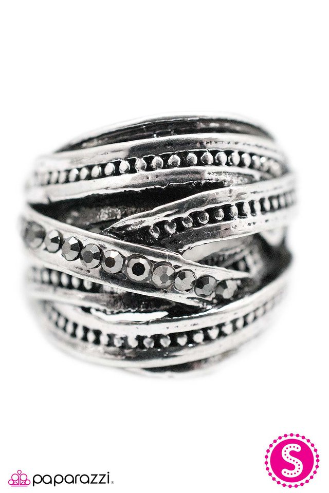 Paparazzi ♥ Living In The Fast Lane - Silver ♥ Ring