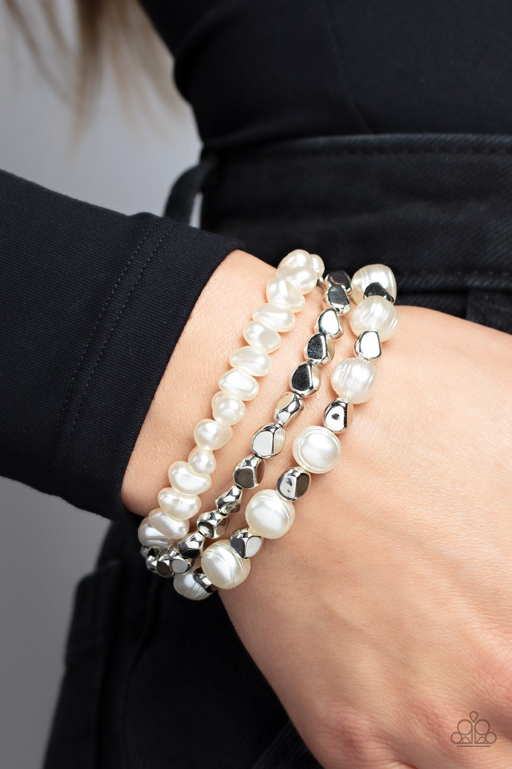 Paparazzi ♥ Shoreside Soiree - White ♥ Bracelet