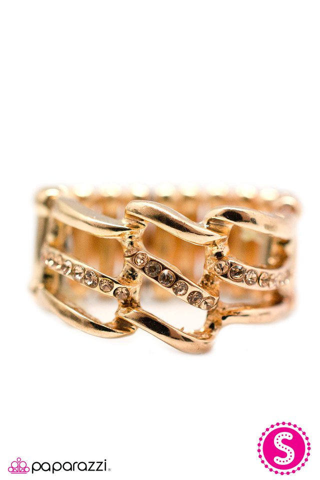 Paparazzi ♥ Ladies Night - Gold ♥ Ring