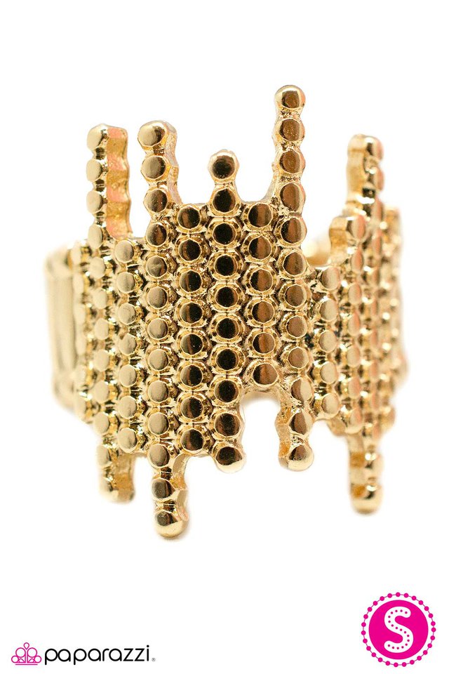 Paparazzi ♥ Shockwave - Gold ♥ Ring