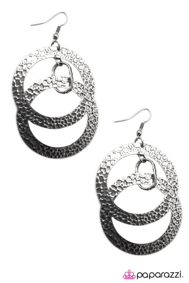 Paparazzi ♥ Incognito - Silver ♥ Earrings