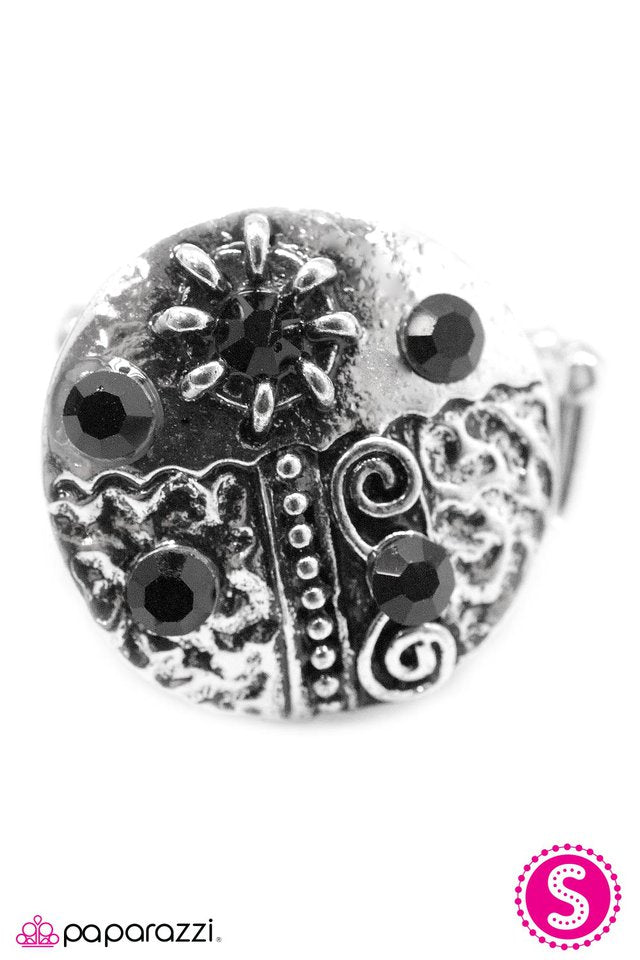 Paparazzi ♥ Too Much Of A Good Thing - Black ♥ Ring