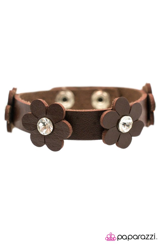 Paparazzi ♥ Where The Wildflowers Grow - Brown ♥ Bracelet