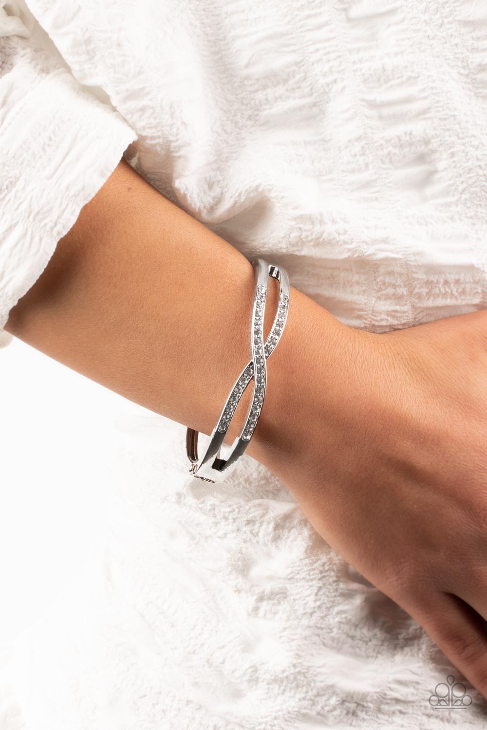 woven-in-wealth-white-p9re-wtxx-520xx