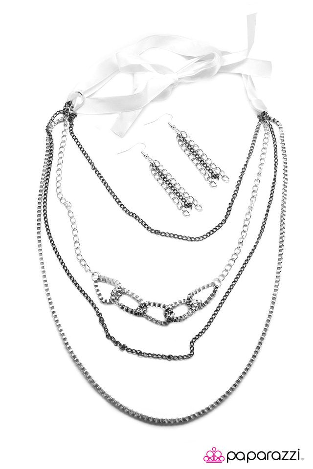 Paparazzi ♥ Delicately Dangerous - White ♥ Necklace
