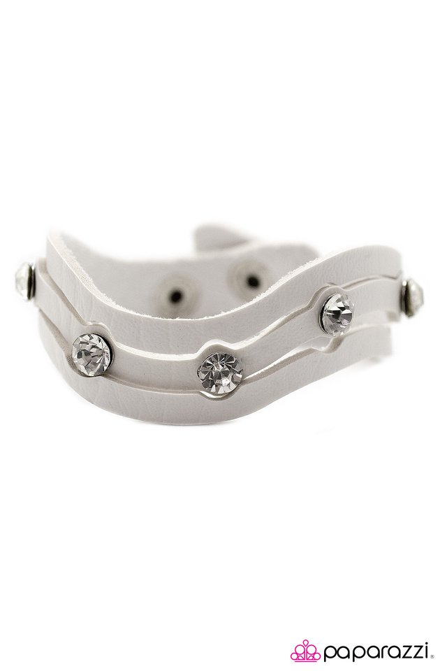 Paparazzi ♥ Hometown Glory - White ♥ Bracelet