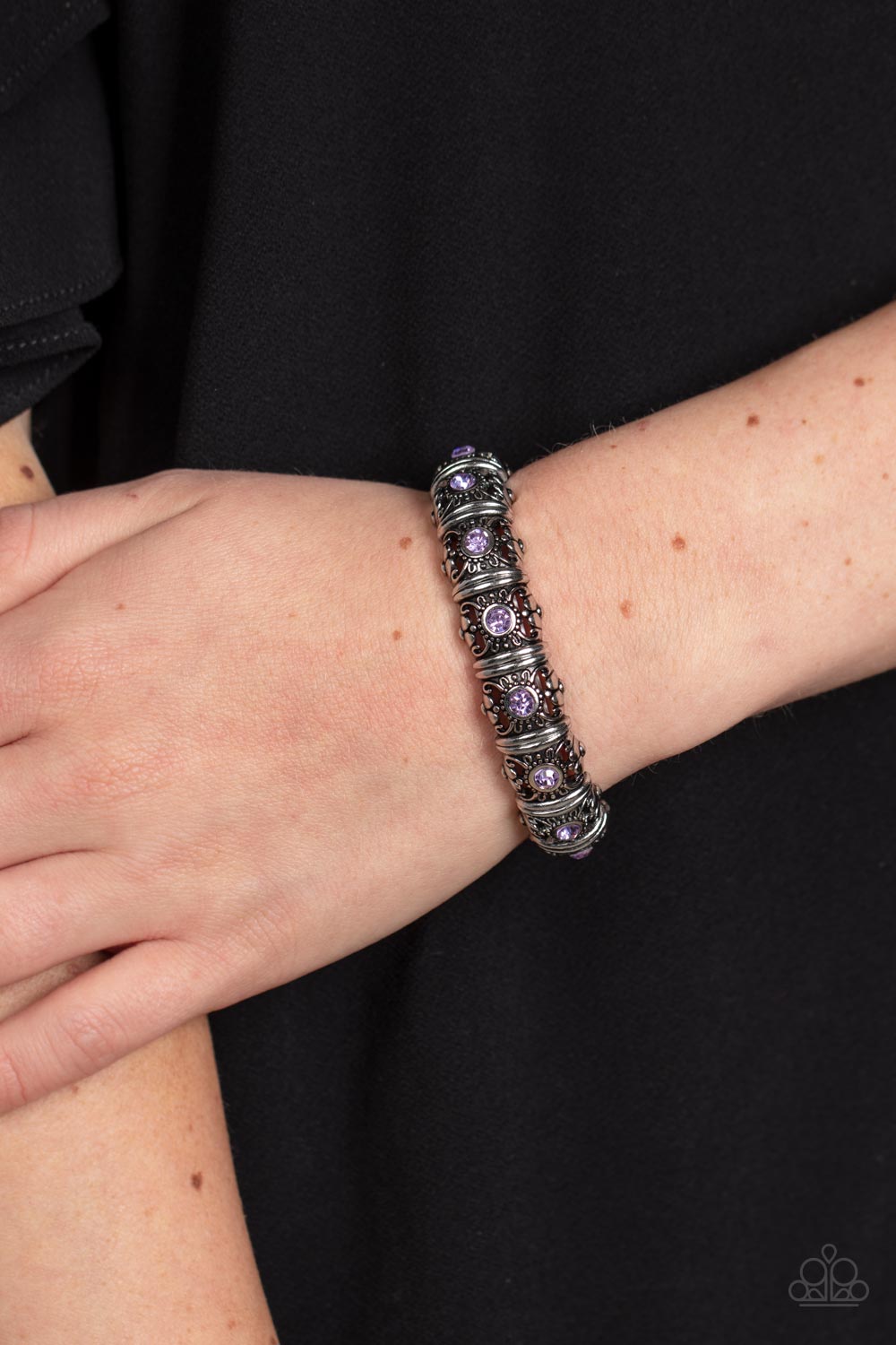 Paparazzi ♥ Ageless Glow - Purple ♥ Bracelet