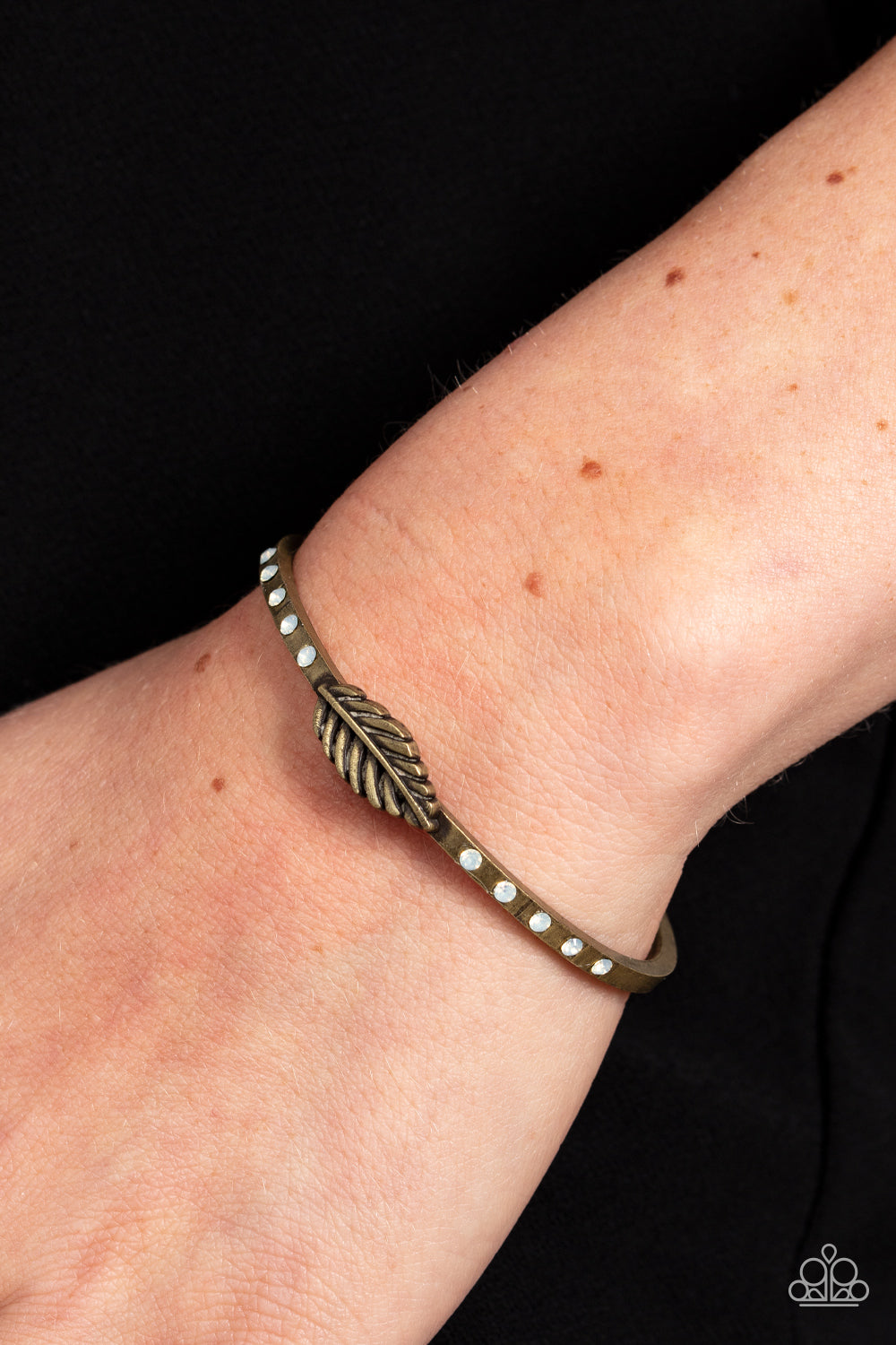 free-spirited-shimmer-brass-p9da-brxx-109xx