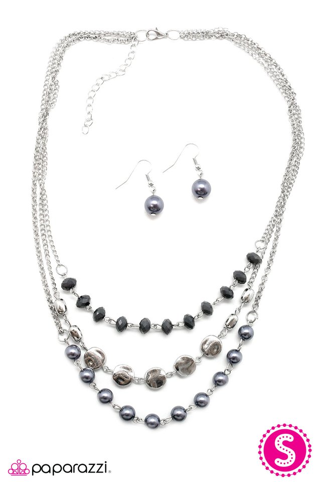 Paparazzi ♥ Living The Glamorous Life - Silver ♥ Necklace