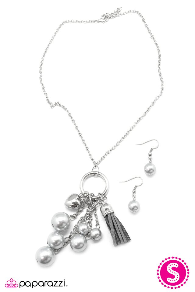 Paparazzi ♥ Life Could Be A Dream - Silver ♥ Necklace