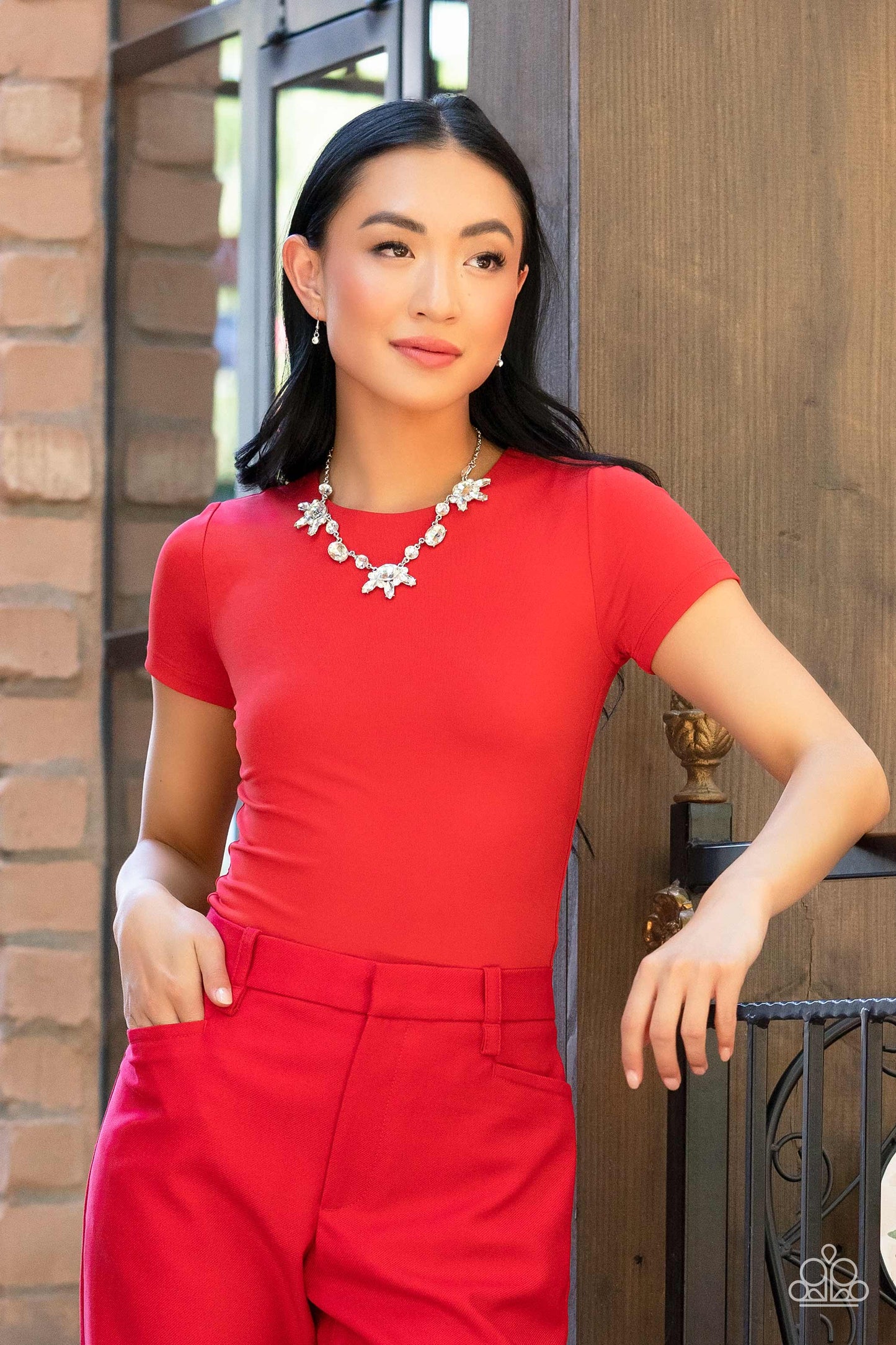 Paparazzi ♥ GLOW-trotting Twinkle - White ♥ Necklace