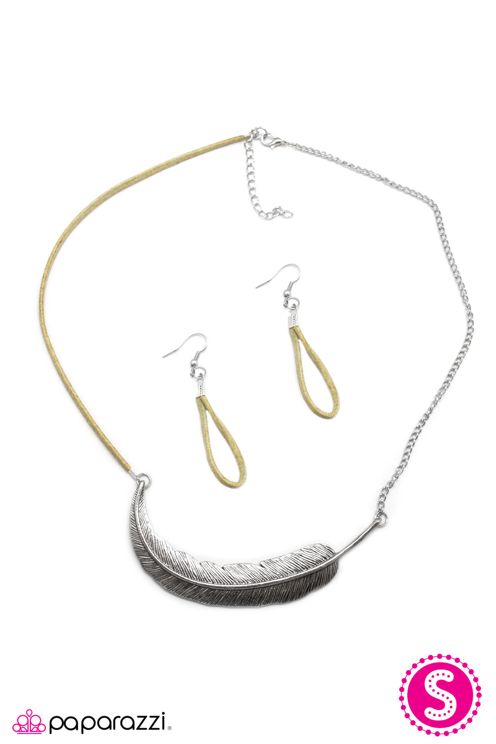 Paparazzi ♥ Airborne - Green ♥ Necklace