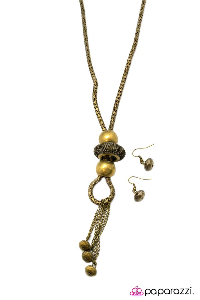 Paparazzi ♥ Sliding By - Brass ♥ Necklace