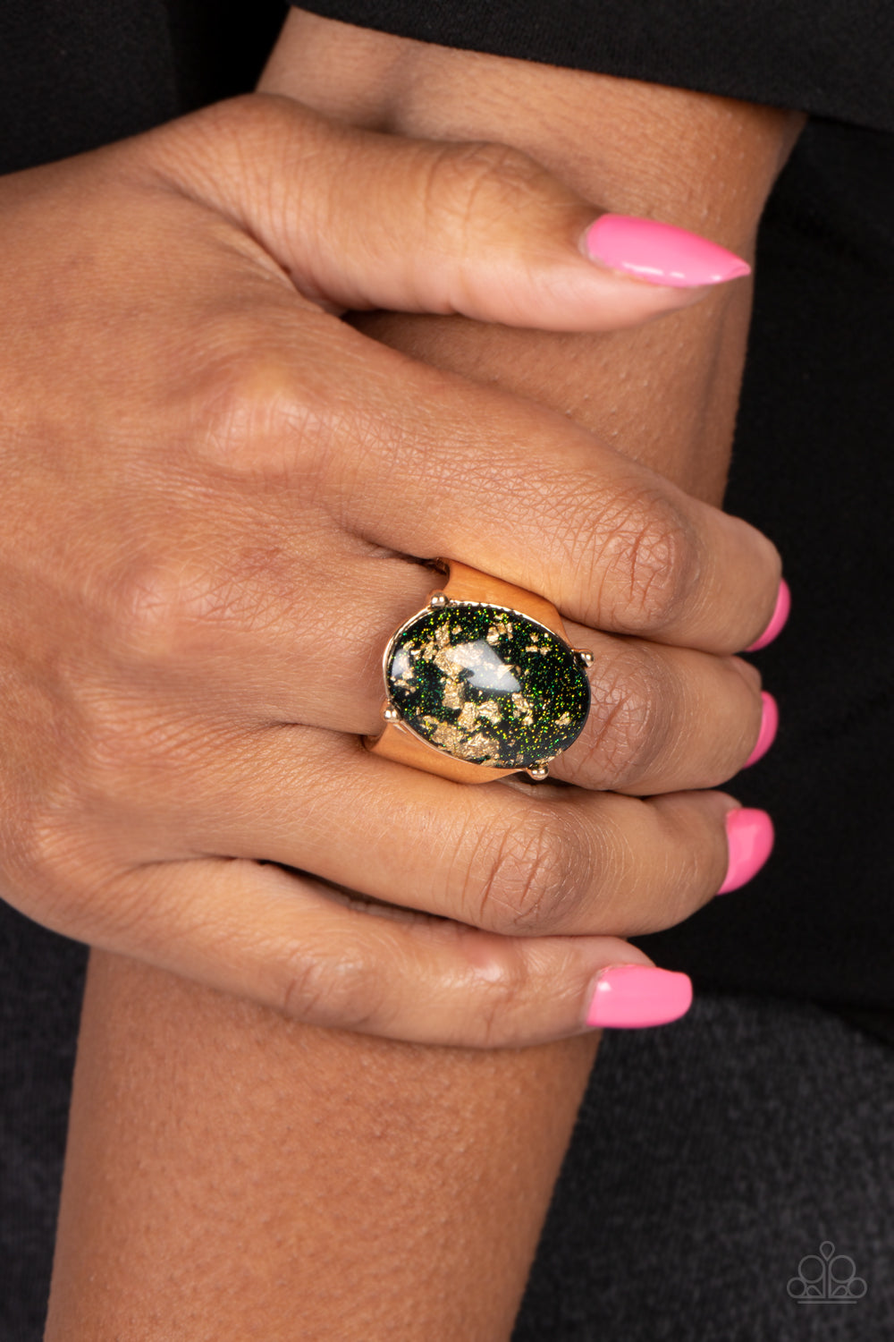 gold-leaf-glam-black-p4st-bkxx-011xx