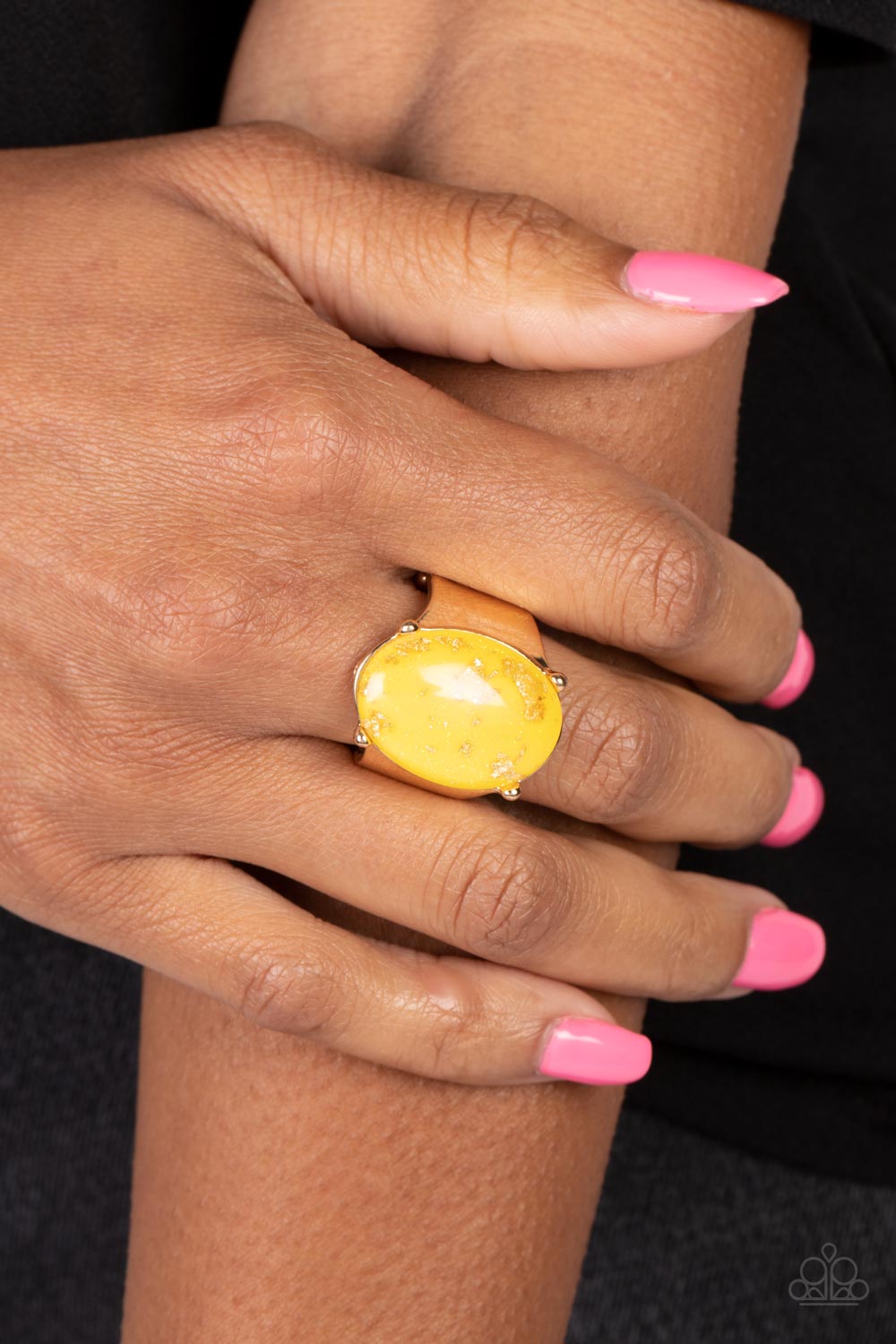 gold-leaf-glam-yellow-p4st-ywxx-004xx