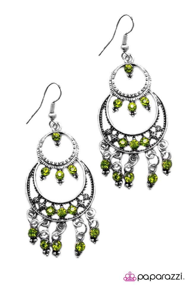Paparazzi ♥ Girls Night Out - Green ♥ Earrings