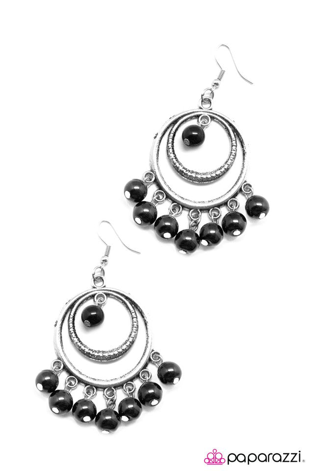Paparazzi ♥ Wherever I May Roam - Black ♥ Earrings