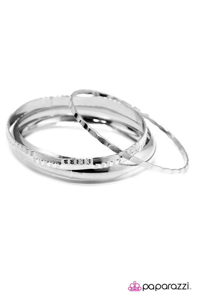 Paparazzi ♥ Metal Mania - Silver ♥ Bracelet