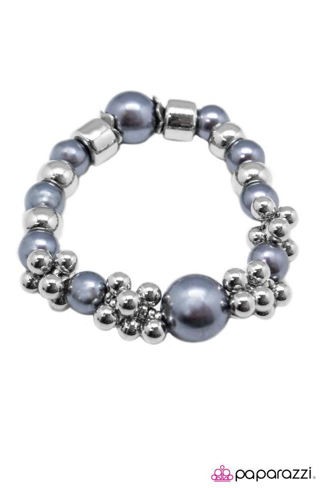 Paparazzi ♥ Arm Candy - Silver ♥ Bracelet
