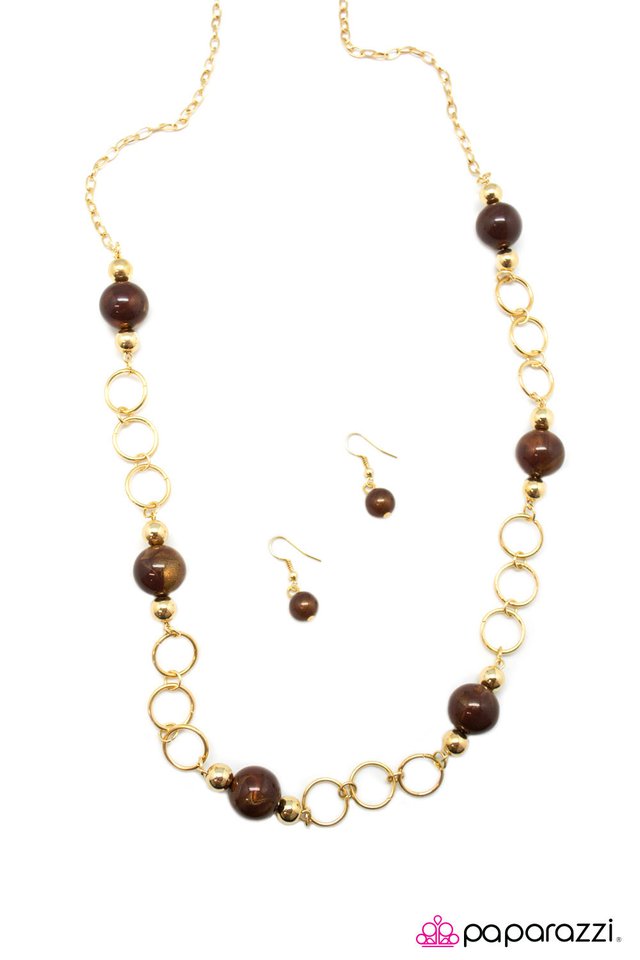 Paparazzi ♥ Dressed to Impress - Gold ♥ Necklace