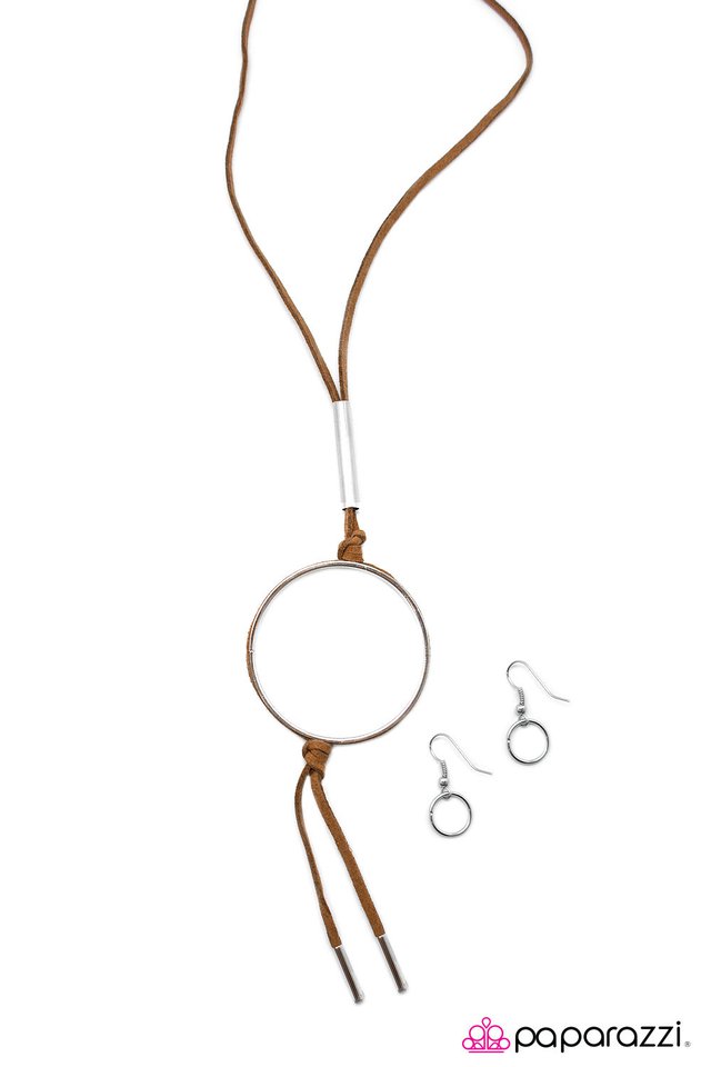 Paparazzi ♥ Jumping Through Hoops - Brown ♥ Necklace