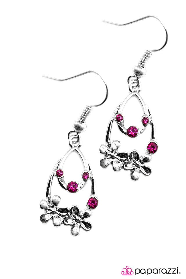 Paparazzi ♥ Very Merry - Pink ♥ Earrings