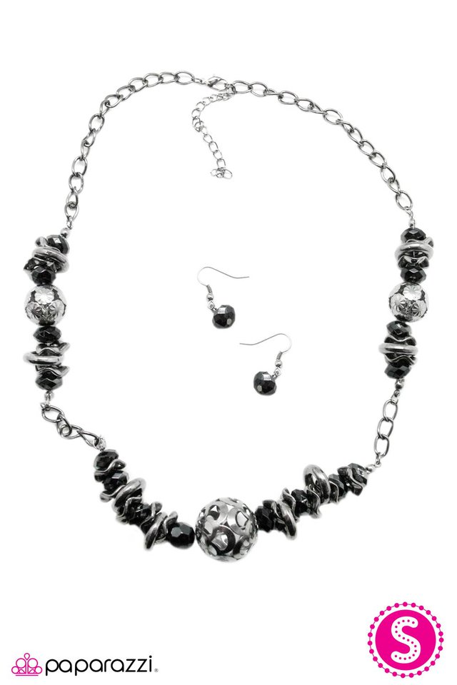 Paparazzi ♥ Rant and Rave - Black ♥ Necklace
