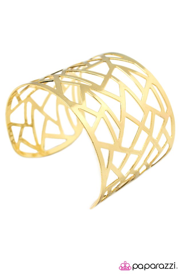 Paparazzi ♥ Fractured - Gold ♥ Bracelet