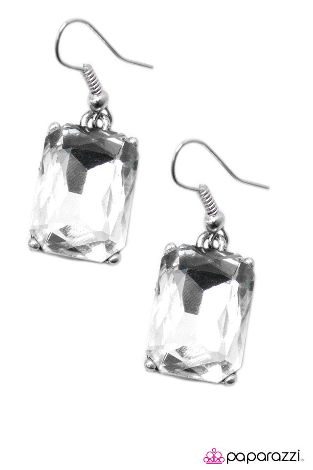 Paparazzi ♥ Cover Girl - White ♥ Earrings