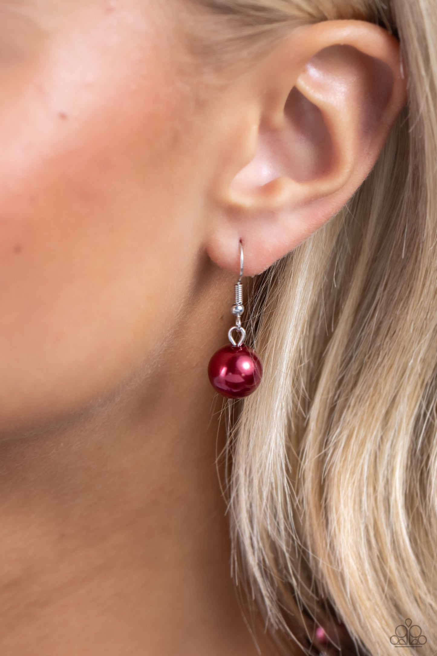 white-collar-welcome-red-p2re-rdxx-265xx