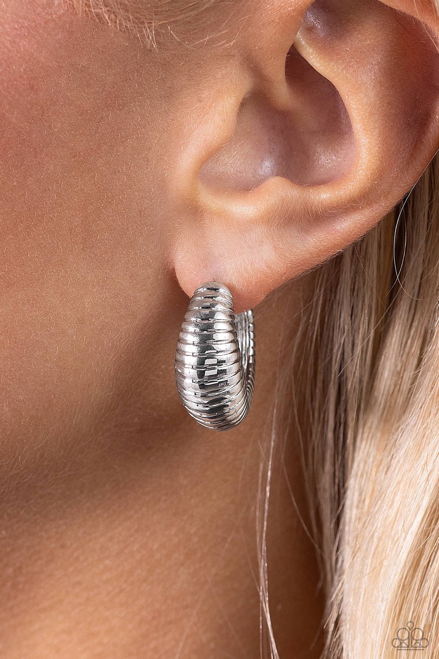textured-tenure-silver-p5ho-svxx-375xx