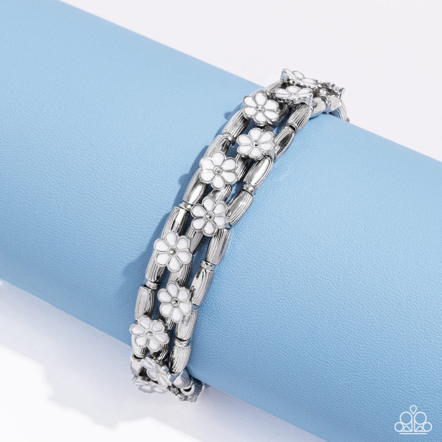 scattered-springtime-white-p9wh-wtxx-262xx