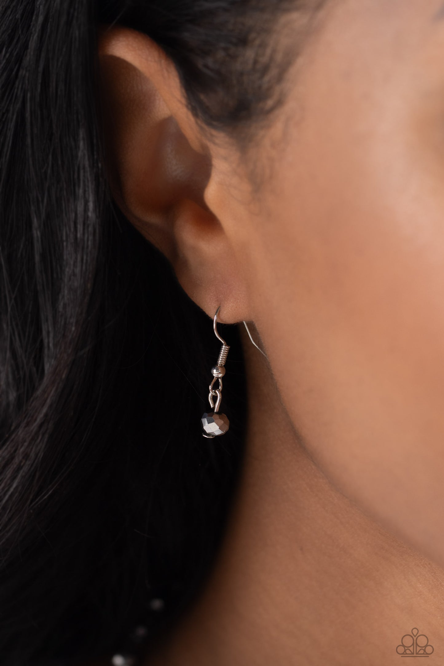 faceted-factor-silver-p2se-svxx-179xx