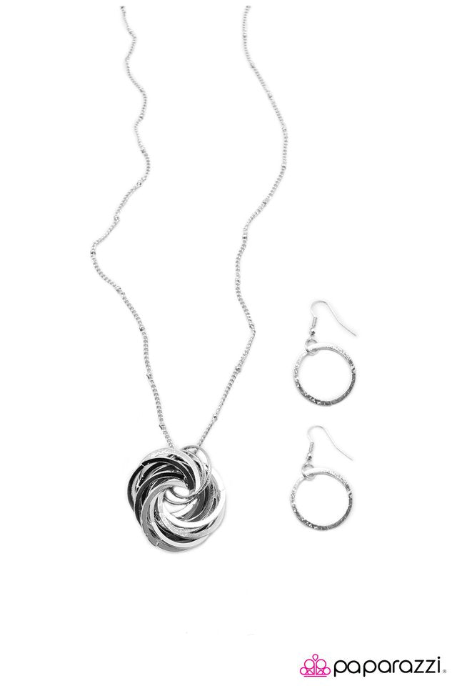 Paparazzi ♥ Whirl Me Round - Silver ♥ Necklace