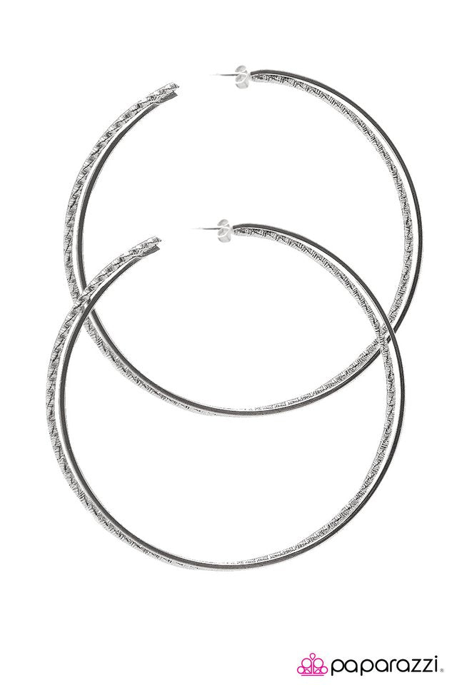 Paparazzi ♥ The Supremes - Silver ♥ Earrings