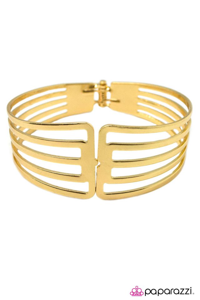 Paparazzi ♥ Risk Taker - Gold ♥ Bracelet