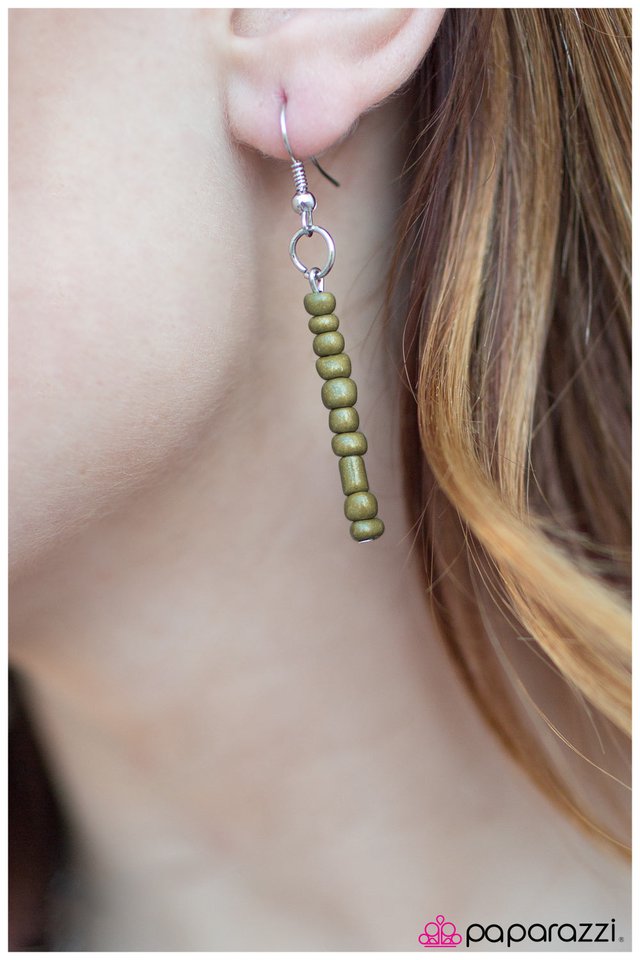 Paparazzi ♥ No Place Id Rather BEAD - Green ♥ Necklace