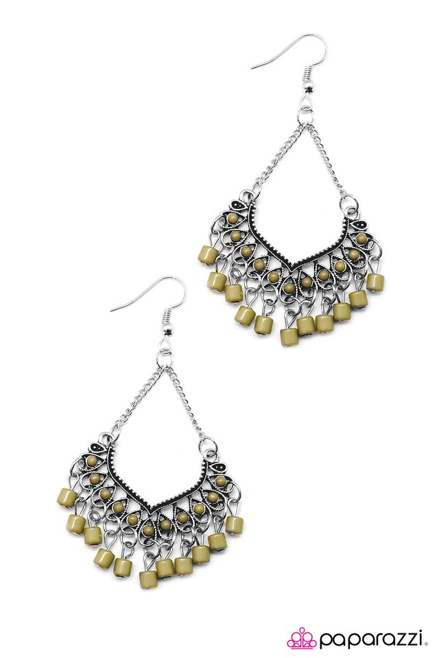 Paparazzi ♥ On A Magic Carpet Ride - Green ♥ Earrings