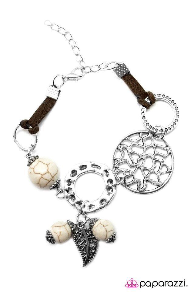 Paparazzi ♥ Country Girl - White ♥ Bracelet