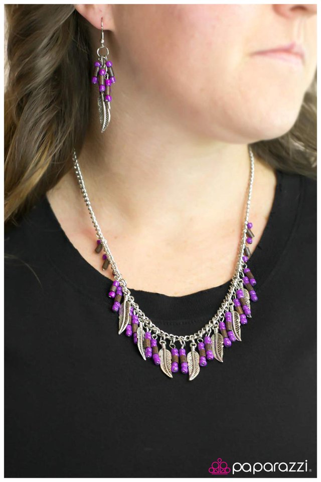 Paparazzi ♥ Fly Girl - Purple ♥ Necklace