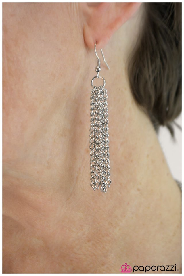 Paparazzi ♥ Throw Caution to the Wind - Purple ♥ Necklace