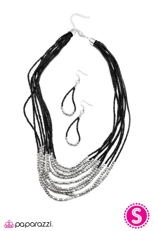Paparazzi ♥ Time To Tango - Black ♥ Necklace