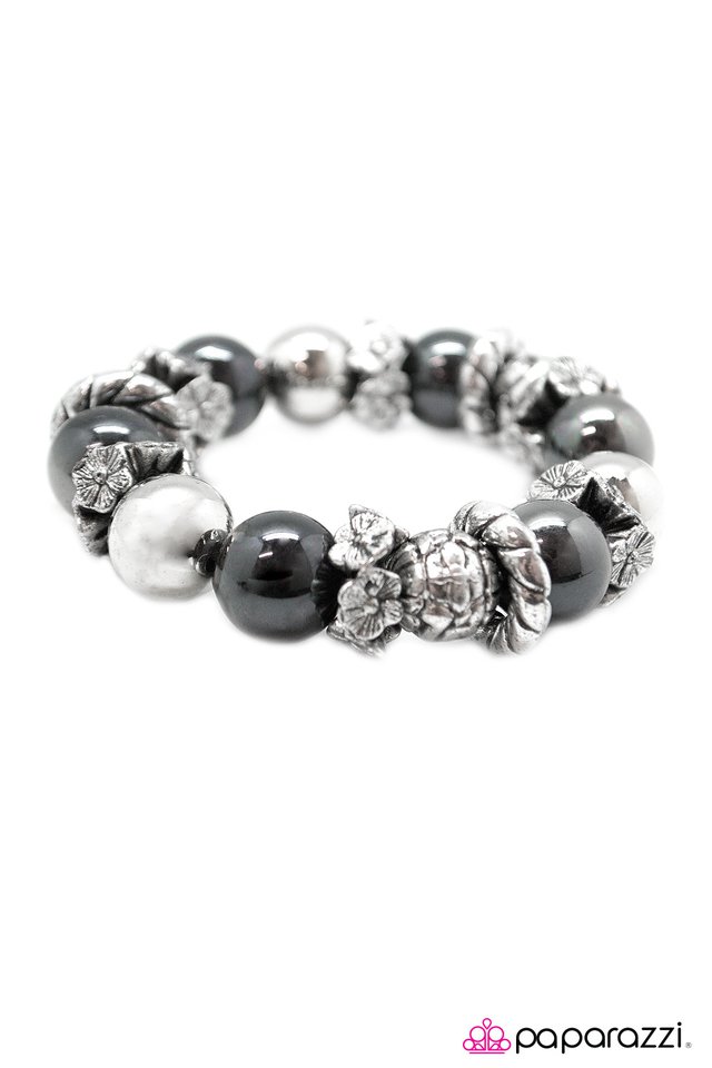 Paparazzi ♥ Fire and Brimstone - Black ♥ Bracelet