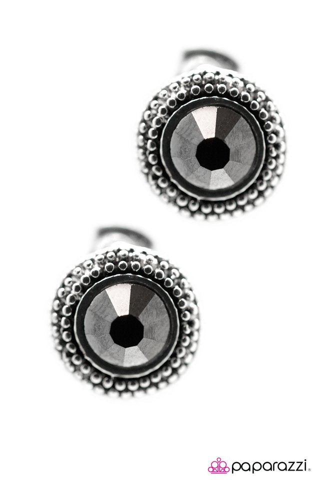 Paparazzi ♥ Lifes Rich Pageant - Black ♥ Post Earrings