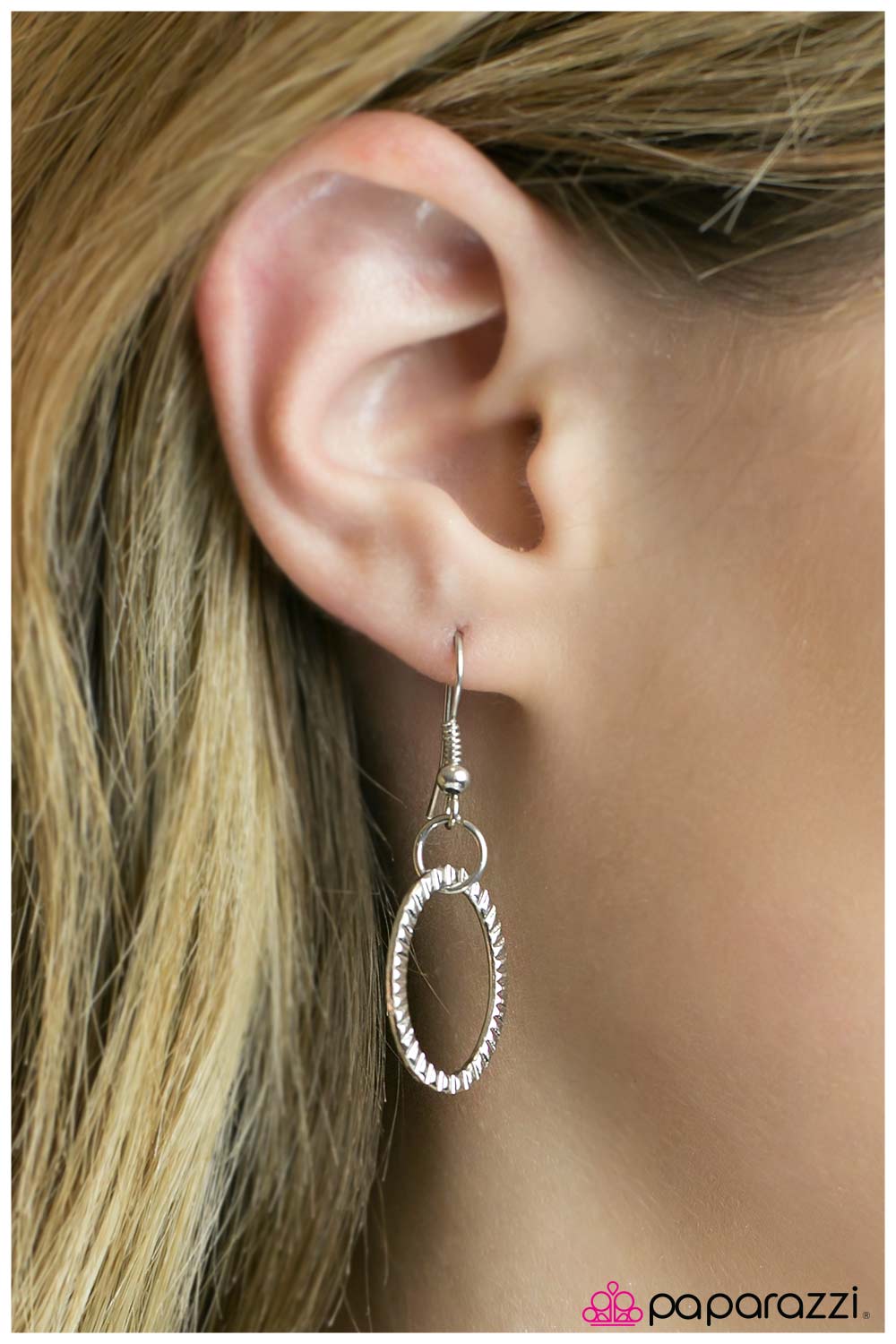 Paparazzi ♥ Totally Twisted - Silver ♥ Necklace