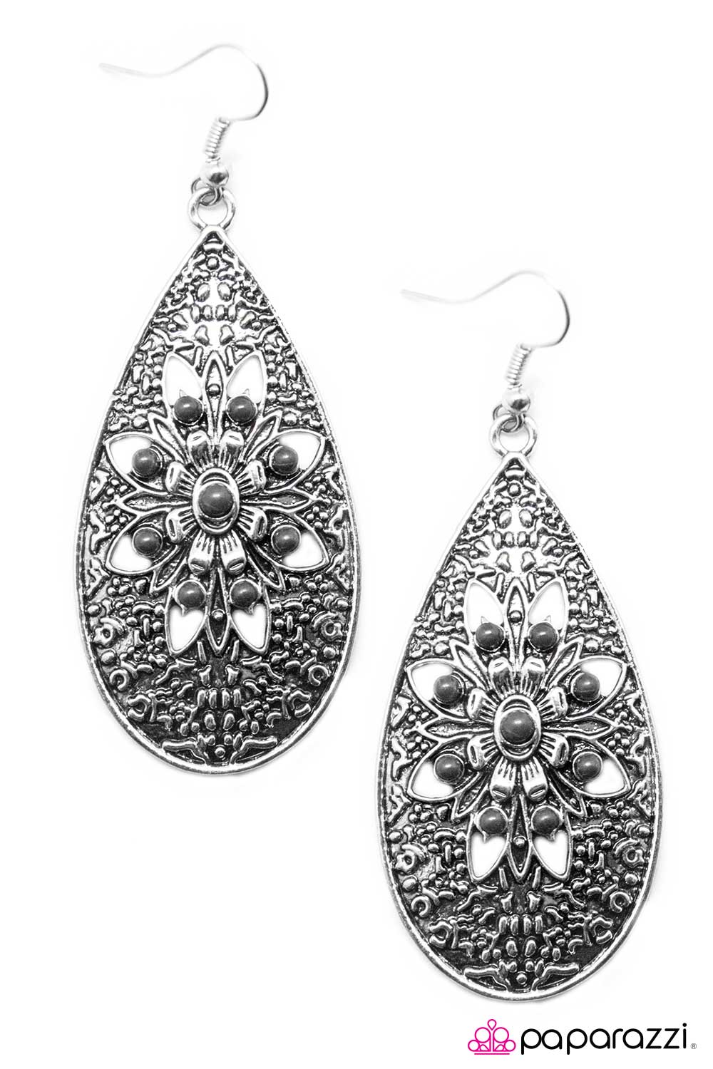 Paparazzi ♥ Day By Day - Silver ♥ Earrings